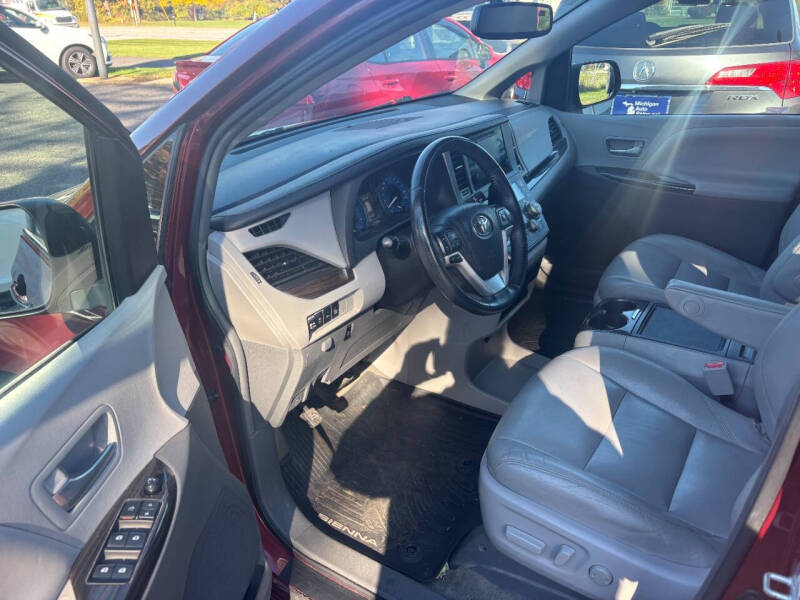 2017 Toyota Sienna XLE 7-Passenger
