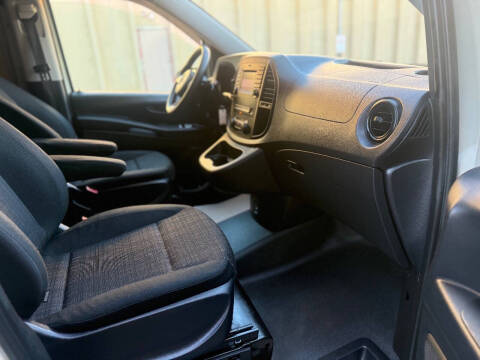 2016 Mercedes-Benz Metris