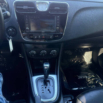 2012 Chrysler 200 Limited