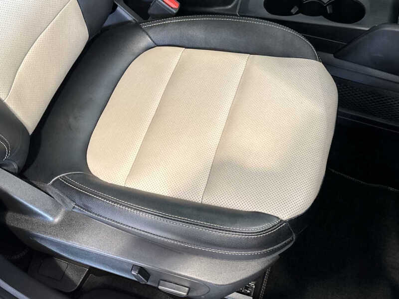 2022 Ford Escape Plug-In Hybrid Titanium