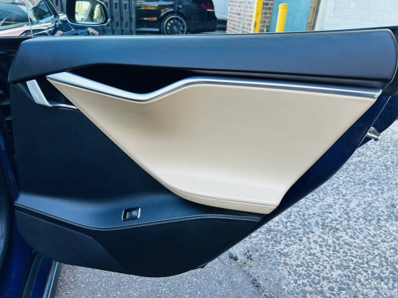 2015 Tesla Model S 85D