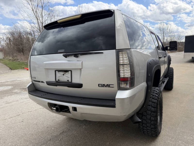 2011 GMC Yukon XL SLE