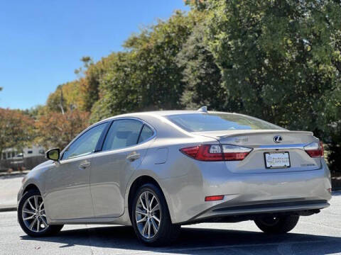 2017 Lexus ES 300h