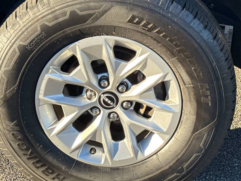 2024 Nissan Frontier SV