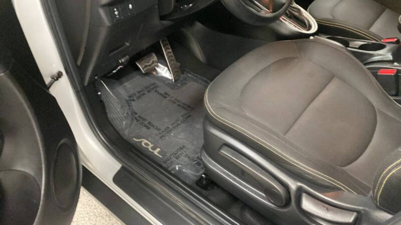 2015 Kia Soul +