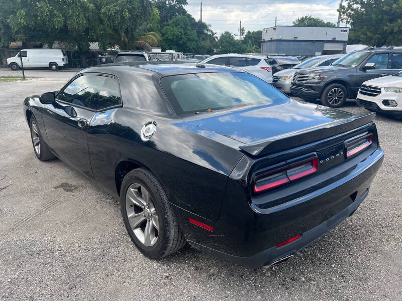 2019 Dodge Challenger SXT