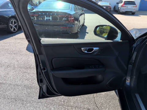 2024 Volvo S60 B5 Core Dark Theme