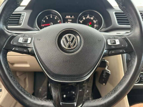 2017 Volkswagen Passat 1.8T R-Line