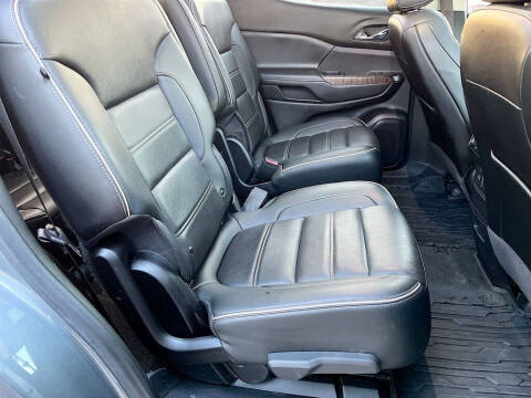 2022 GMC Acadia Denali