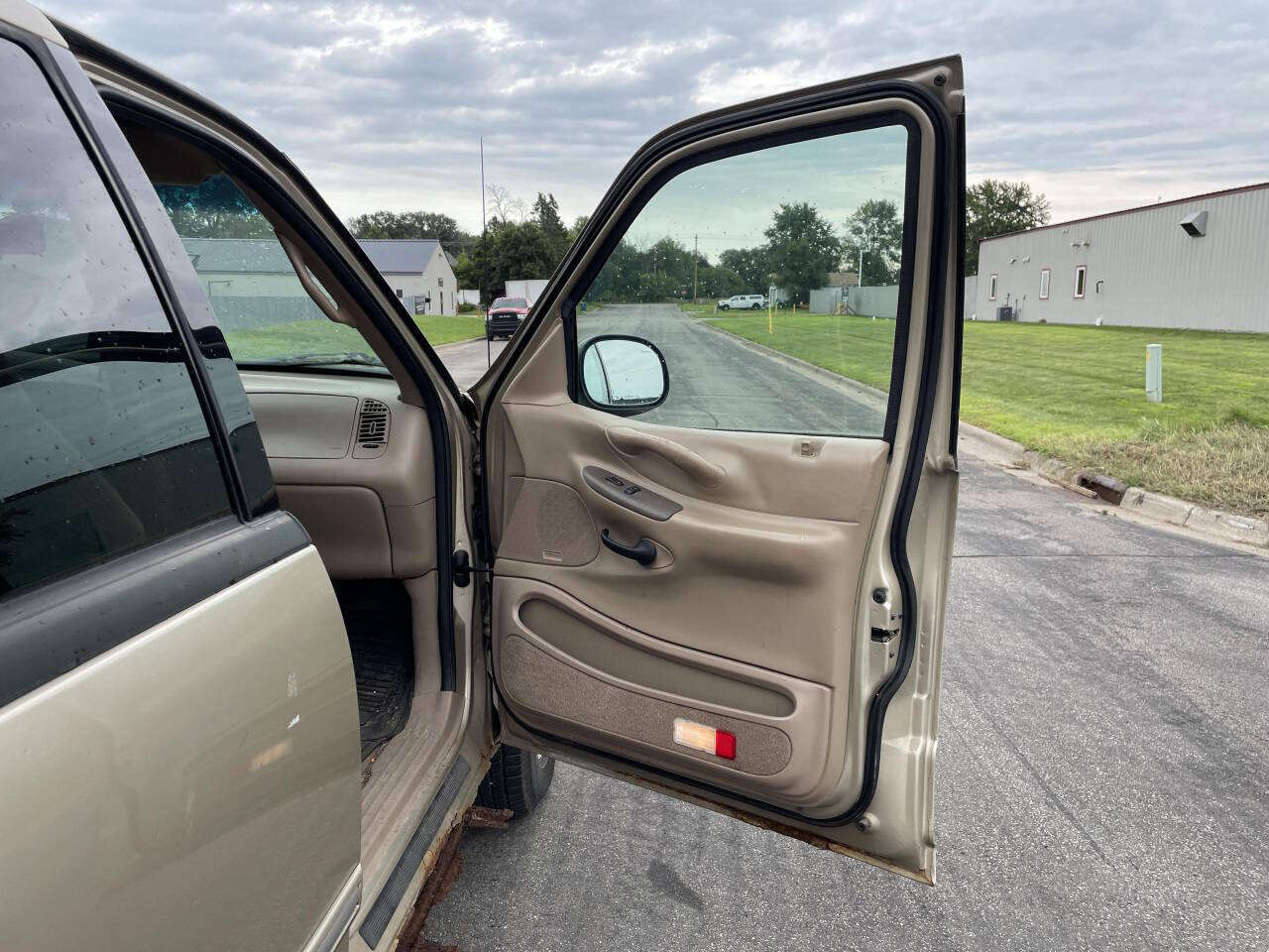 1999 Ford Expedition for sale at Twin Cities Auctions in Elk River, MN