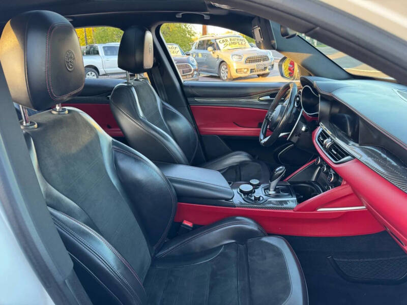 2018 Alfa Romeo Stelvio Quadrifoglio