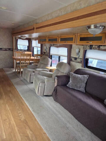 2009 Jayco Jayflight Bungalow 41' Park Model Delivery Available