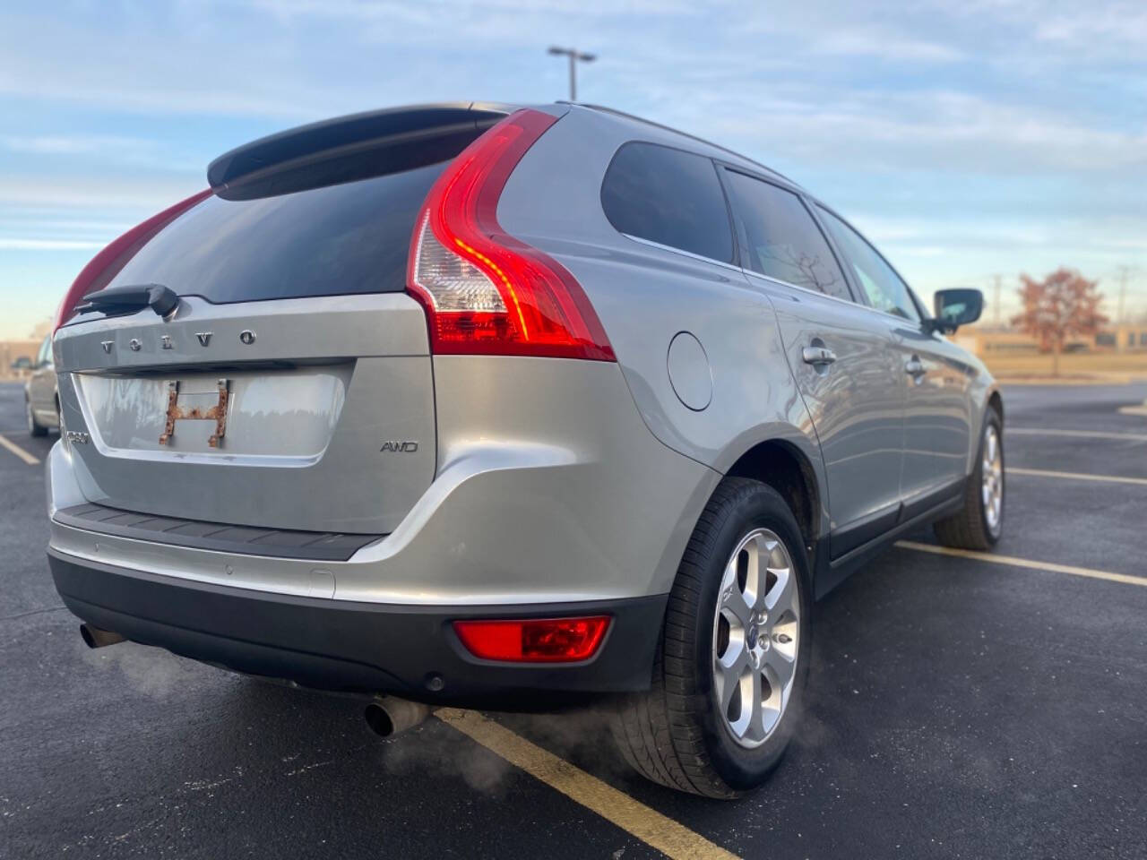 2011 Volvo XC60 for sale at Ideal Cars LLC in Skokie, IL