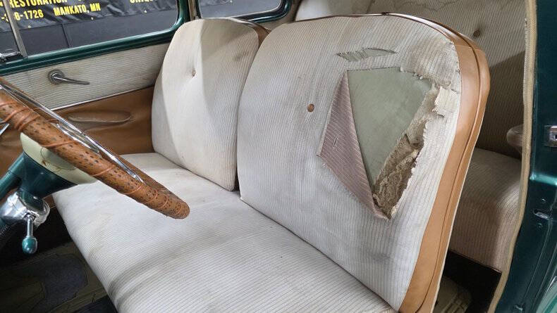 1948 Ford Super Deluxe
