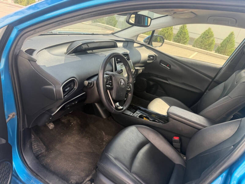 2019 Toyota Prius LE AWD-e