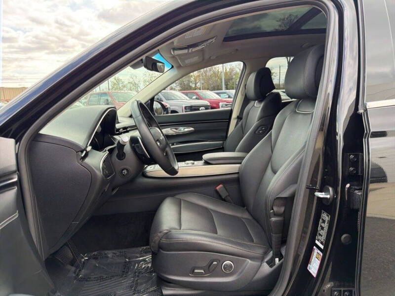 2024 Genesis GV70 2.5T Standard