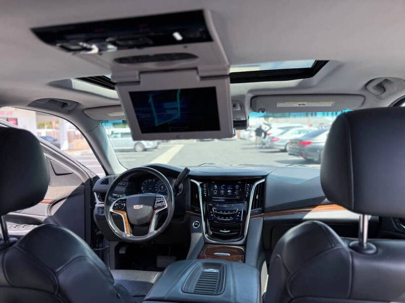 2019 Cadillac Escalade Luxury