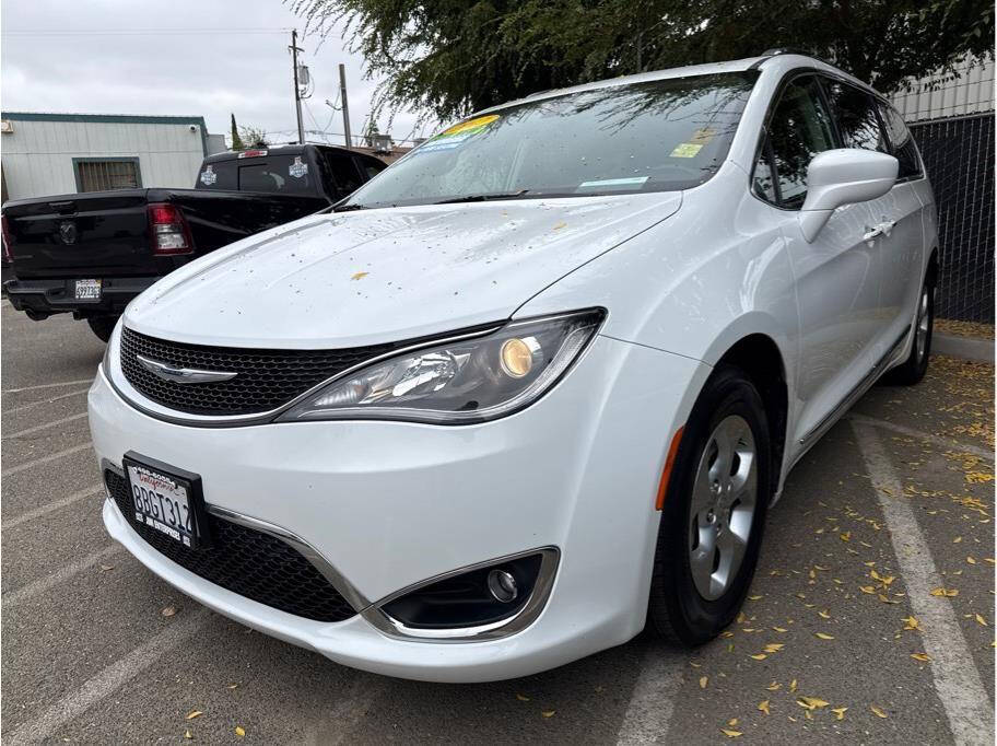 2017 Chrysler Pacifica Touring-L Plus