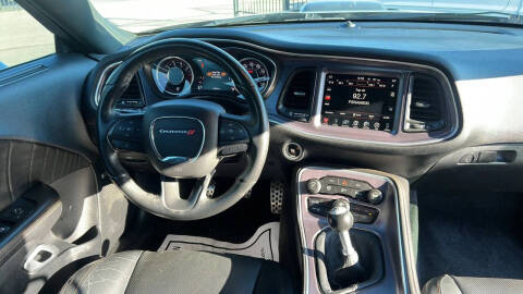 2015 Dodge Challenger R/T Plus Shaker