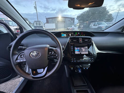 2019 Toyota Prius LE