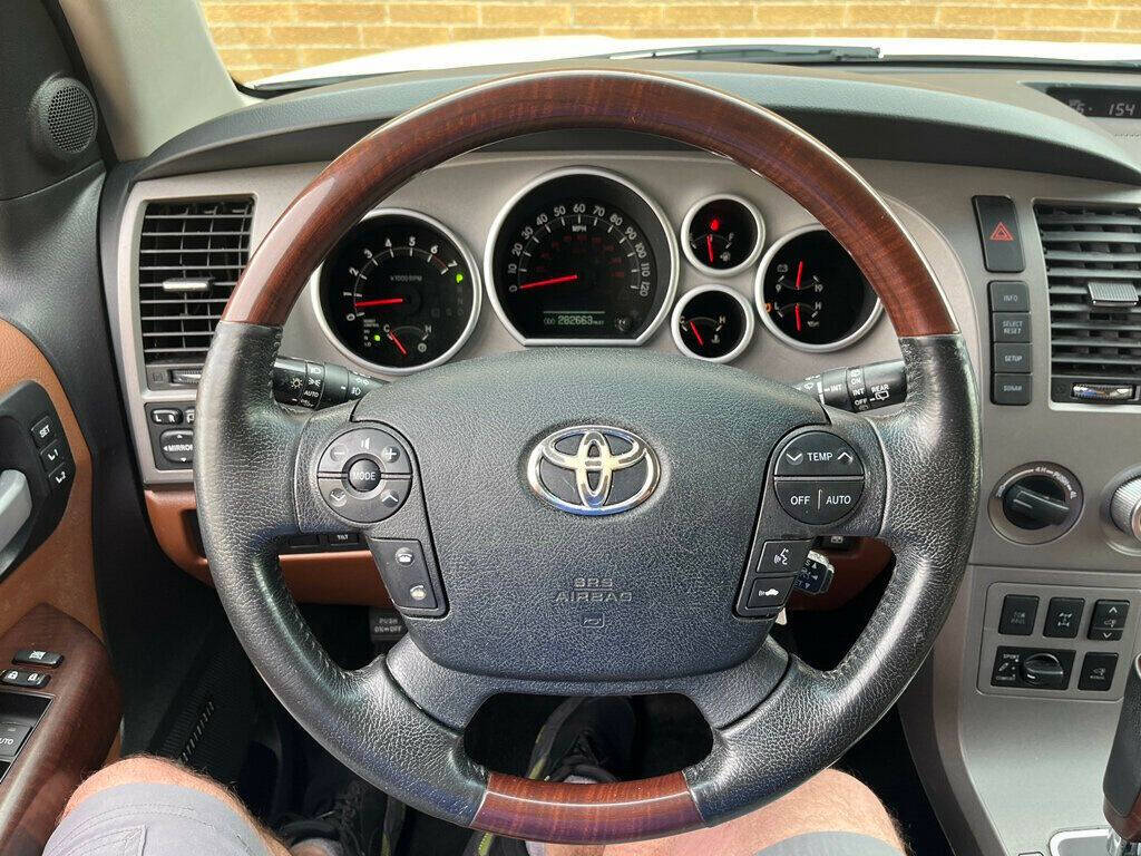 2013 Toyota Sequoia 14