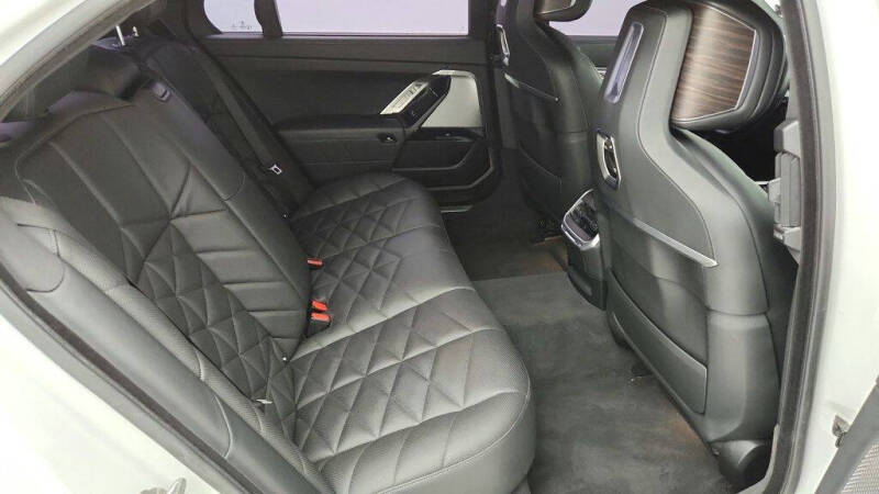 2023 BMW 7 Series 740i