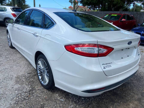 2015 Ford Fusion SE