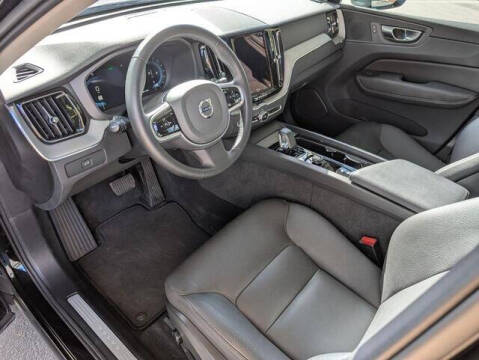 2025 Volvo XC60 B5 Plus Dark Theme