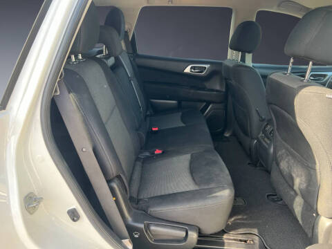 2017 Nissan Pathfinder S