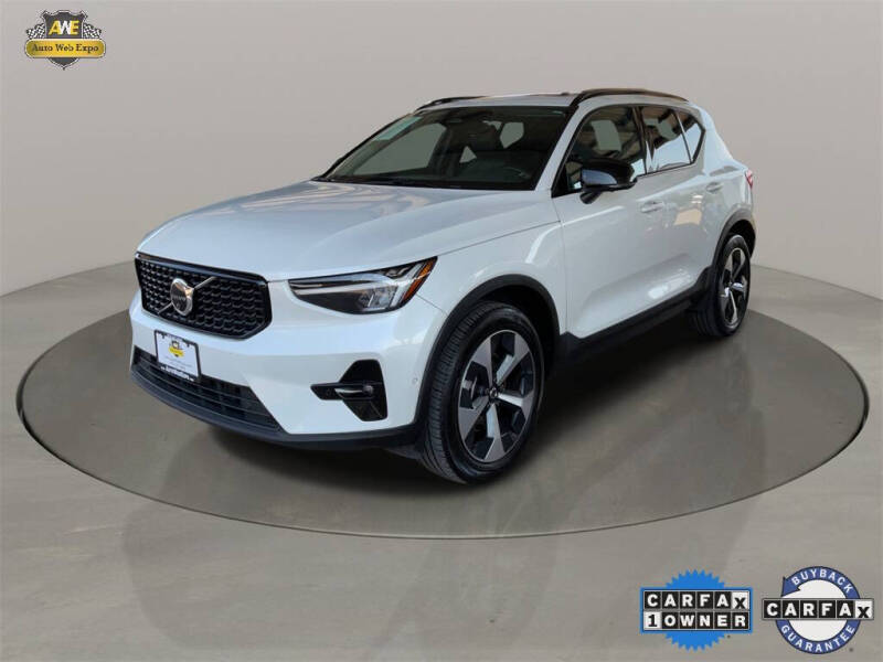 2024 Volvo XC40 B5 Plus Dark Theme