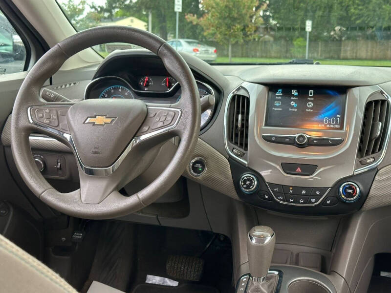 2017 Chevrolet Cruze LT Auto