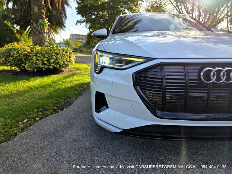 2021 Audi e-tron quattro Premium