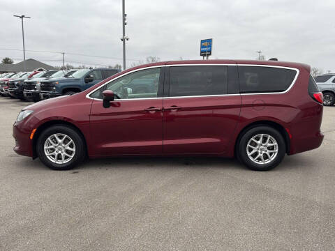 2023 Chrysler Voyager LX