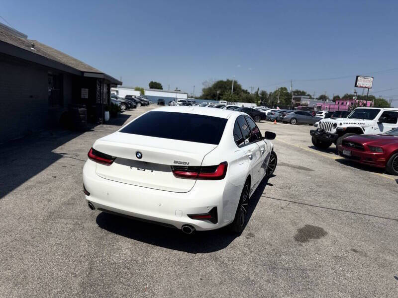 2022 BMW 3 Series 330i