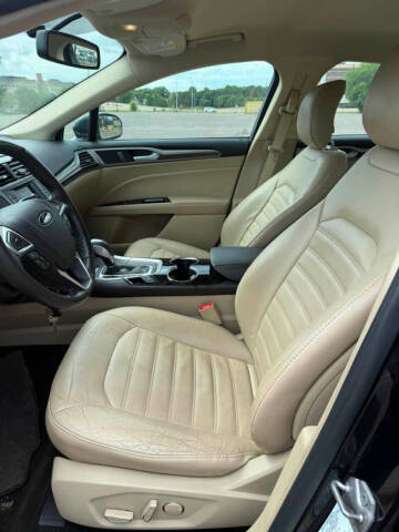 2014 Ford Fusion SE