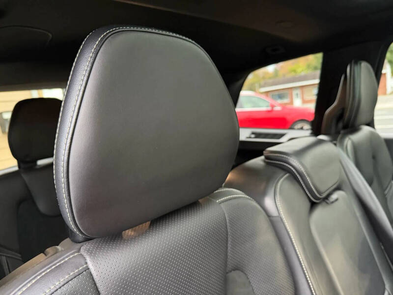 2017 Volvo XC90 T6 R-Design