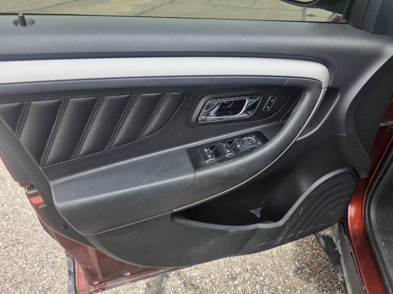 2015 Ford Taurus SEL