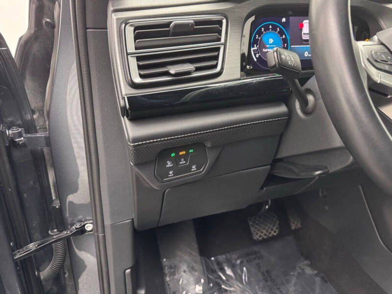 2024 Volkswagen Atlas Cross Sport SE 4Motion