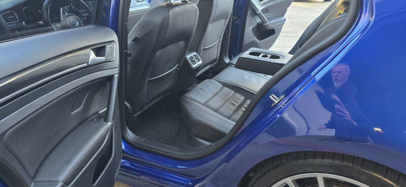 2017 Volkswagen Golf R 4Motion