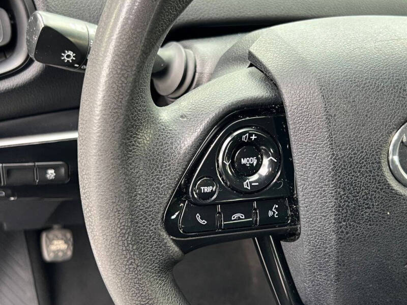2022 Toyota Prius LE