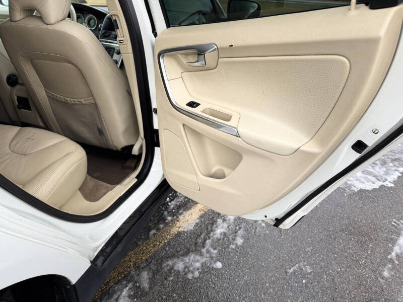 2012 Volvo XC60 T6 Premier Plus