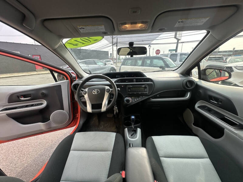 2014 Toyota Prius c Three