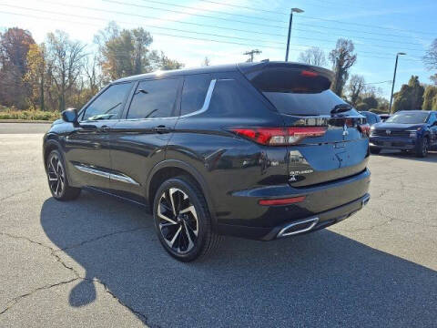 2022 Mitsubishi Outlander ES