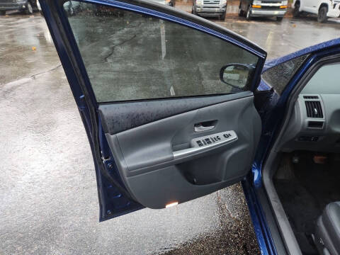 2013 Toyota Prius v Five