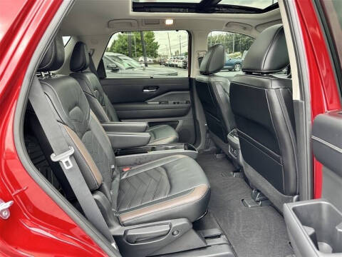 2023 Nissan Pathfinder Platinum