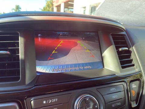 2017 Nissan Pathfinder Platinum