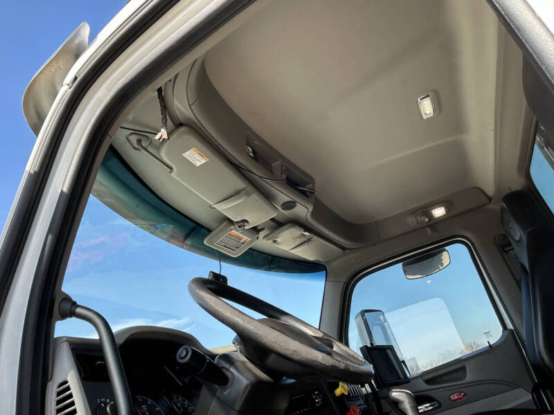 2019 Peterbilt 567 Road Tractor