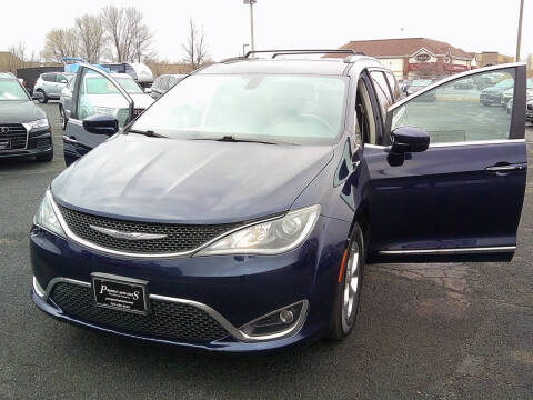 2017 Chrysler Pacifica Touring-L Plus