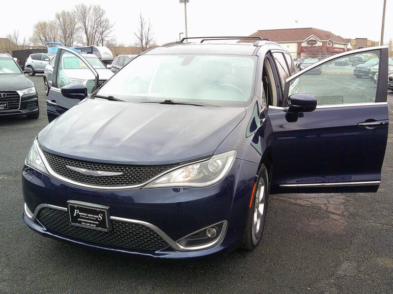 2017 Chrysler Pacifica Touring-L Plus