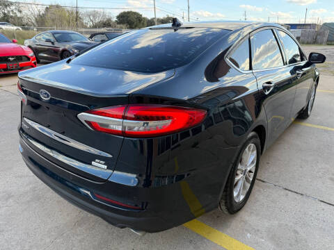 2020 Ford Fusion SE